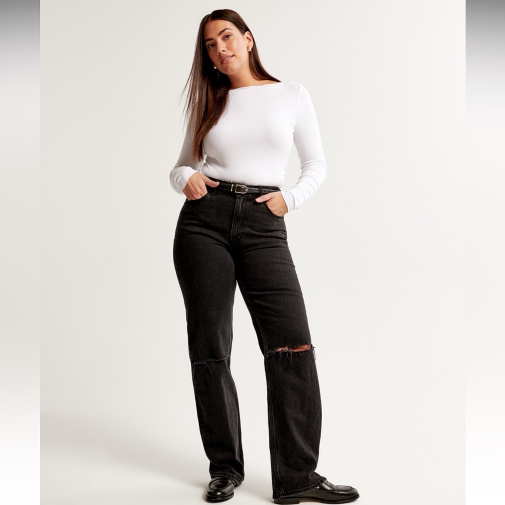 Abercrombie Curve Love 90s Straight Ultra High Rise Black Jean - 26/2